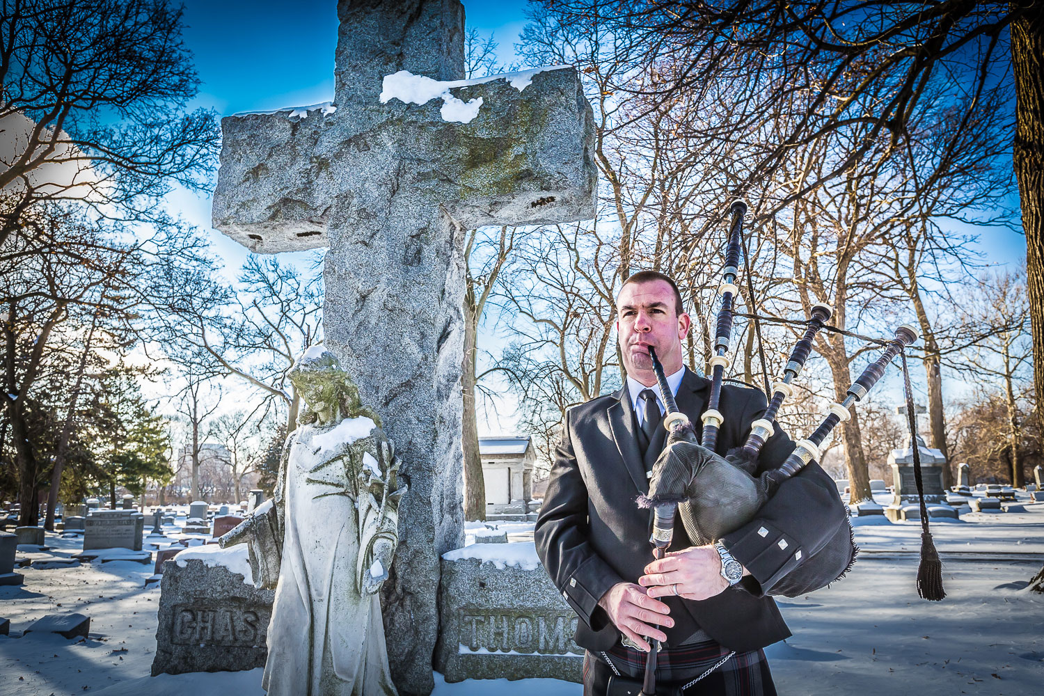 Funeral Bagpipes, Funeral Bagpiping Chicago, Burial Bagpiper